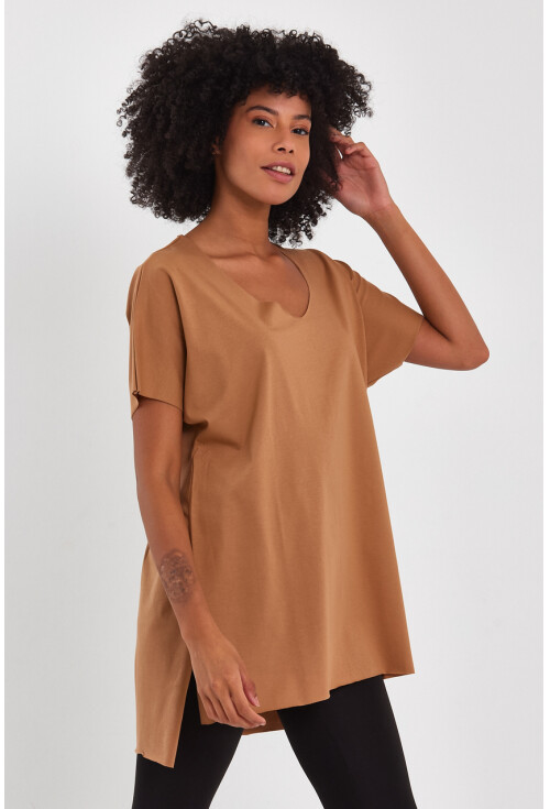 Kadın V Yaka Yırtmaçlı Oversize Basic Tişört