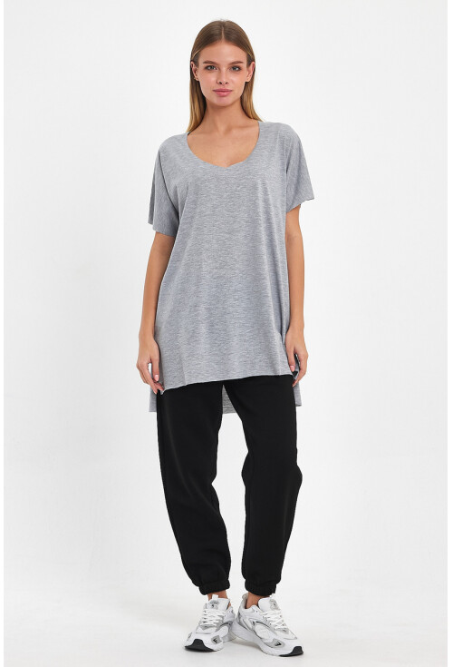 Kadın V Yaka Yırtmaçlı Oversize Basic Tişört