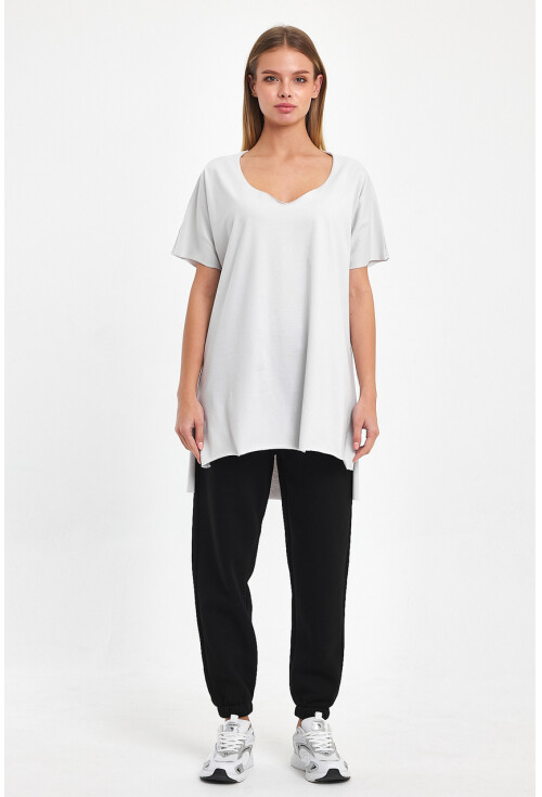 Kadın V Yaka Yırtmaçlı Oversize Basic Tişört